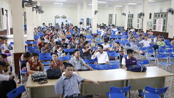 Chum anh: thi sinh trong ngay thi dau tien dot 2 DH