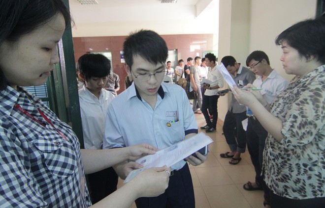 Nhieu si tu nham lich thi sang nay