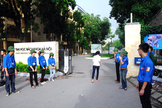 Da co 3 diem 10 mon Toan dau tien tai Dai hoc Bach Khoa Ha Noi
