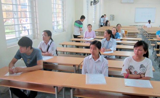 Ty le thi sinh du thi cao dang nam 2014 thap