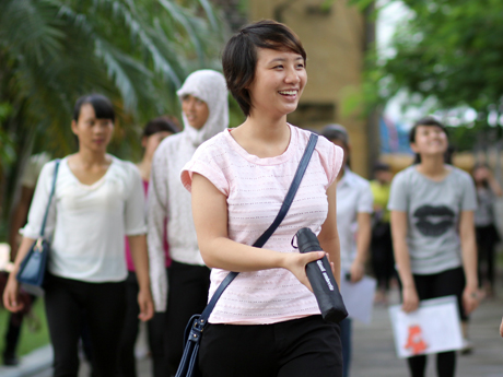 De thi Hoa Cao dang vua suc, nhieu thi sinh ra som