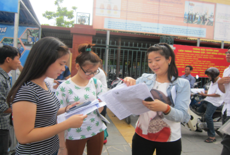 Thi sinh hoan thanh mon Ly va Sinh Cao dang