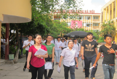 Thi sinh hoan thanh mon Ly va Sinh Cao dang