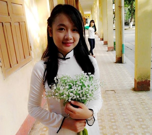 Gap go thu khoa Hoc vien Bao chi va Tuyen truyen xinh nhu hot girl