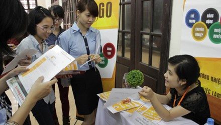 Chang trai 20 tuoi voi thanh cong trong de an tao ra viec lam cho sinh vien