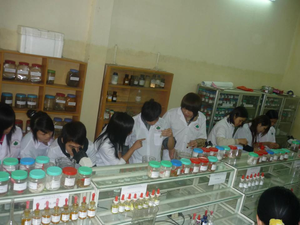Truong Trung cap Duoc Ha Noi tuyen sinh Duoc sy chinh quy nam 2014