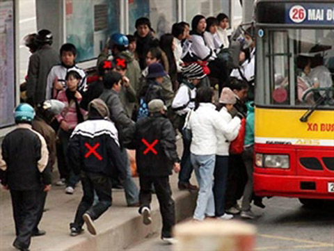 Kinh nghiem tranh bi moc tui tren xe bus