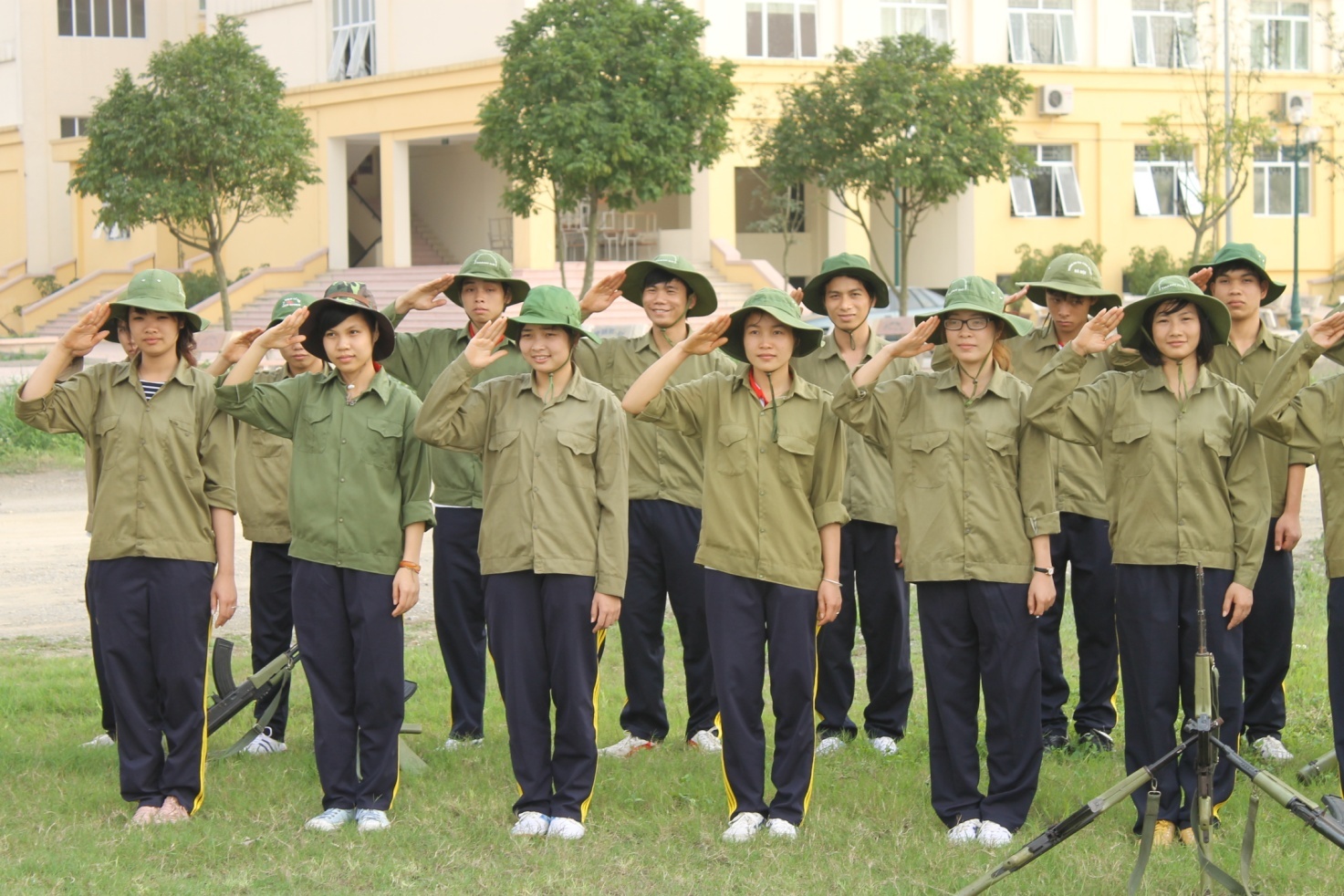 Quy dinh ve doi tuong duoc mien hoc quoc phong an ninh
