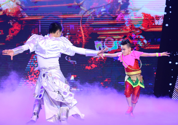 Buoc nhay hoan vu nhi 2014: Linh Hoa gianh ngoi quan quan