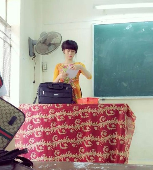 Cô giáo trẻ xinh như hotgirl dạy ở trung tâm giáo dục thường xuyên