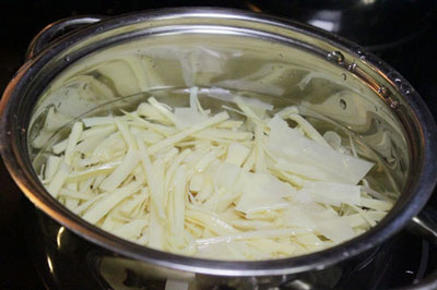Cach lam mang xao thit bo la lot la mieng cho ngay cuoi tuan