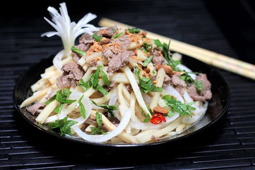 Cach lam mang xao thit bo la lot la mieng cho ngay cuoi tuan