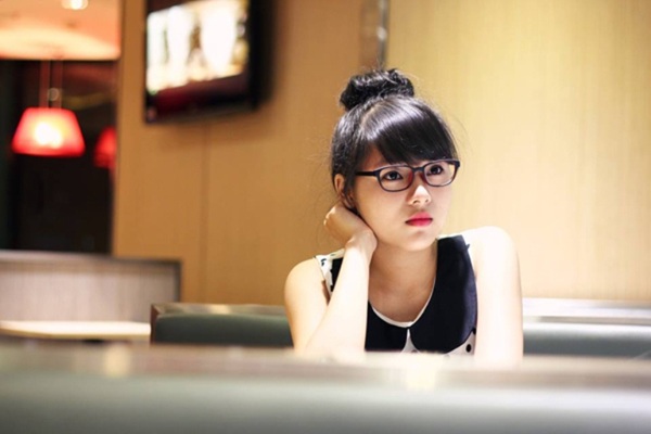 Ở trường, Thi Phương được bạn bè gọi với biệt danh Nù. Cô bạn giải thích: 'Nù trong chữ Ú Nù, mình chưa bao giờ nặng đến 45kg nhưng không hiểu sao các bạn lại gọi thế'.