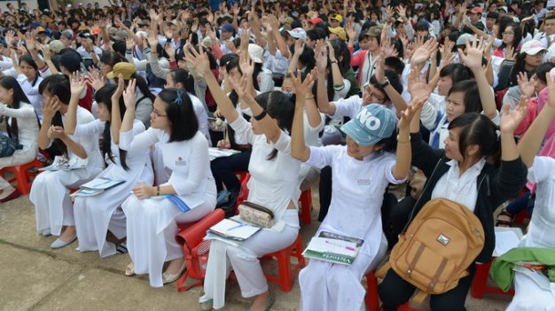 Xet tuyen bang hoc ba THPT: \'Ve\' vao dai hoc qua de?