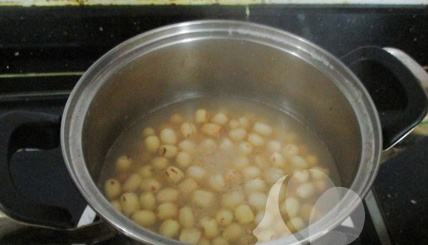 Cach lam mut hat sen ngon ngay tet