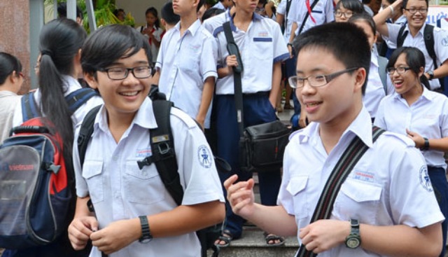 Tuyen sinh lop 10 2015 Ha Noi kiem tra dieu kien tuyen sinh