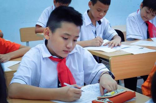 Tuyen sinh vao lop 6 nam 2015 THPT Chuyen Tran Dai Nghia