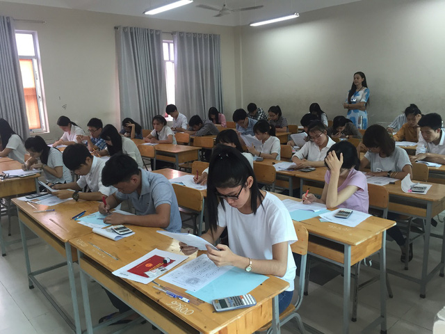 
Thí sinh dự kỳ đánh giá năng lực vào trường ĐH Luật TPHCM năm 2016.

