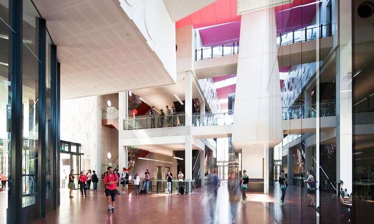 ĐH Swinburne, Úc trao học bổng sau ĐH cho sinh viên xuất sắc 2017-2018