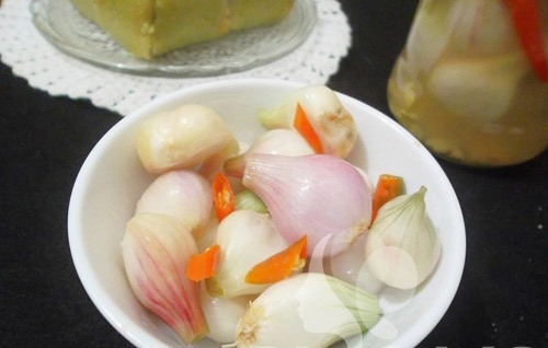 Huong dan cach muoi dua hanh ngon ngay tet